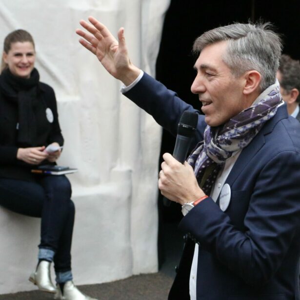 Revue Newzy: Le rêve et l&rsquo;action
