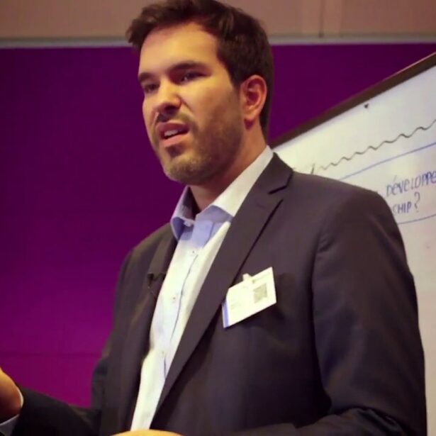Chercheur Turningpoint, Benjamin Pavageau, intervient au « Colloque Pédagogie » du FNEGE